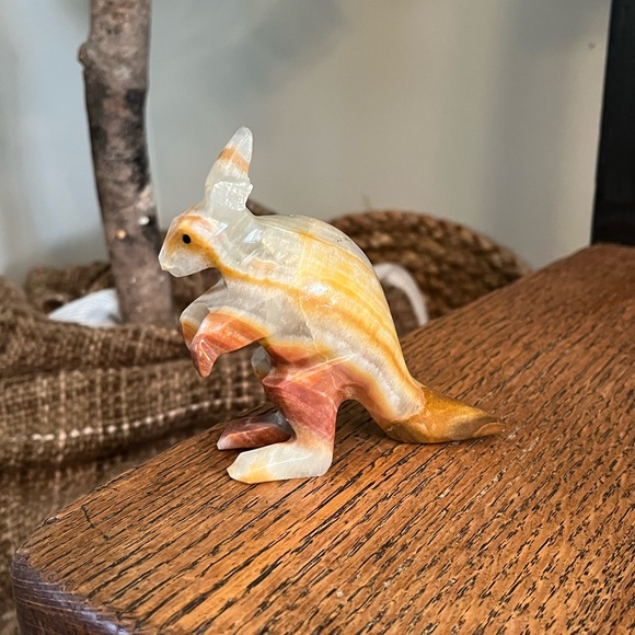 Onyx marbled Kanagroo figurine vintage - Picture 2 of 5